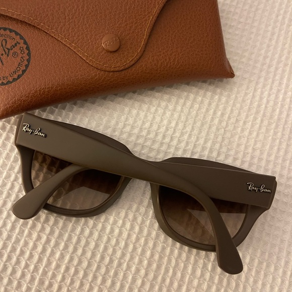 Ray Ban Sunglasses - Picture 5 of 7